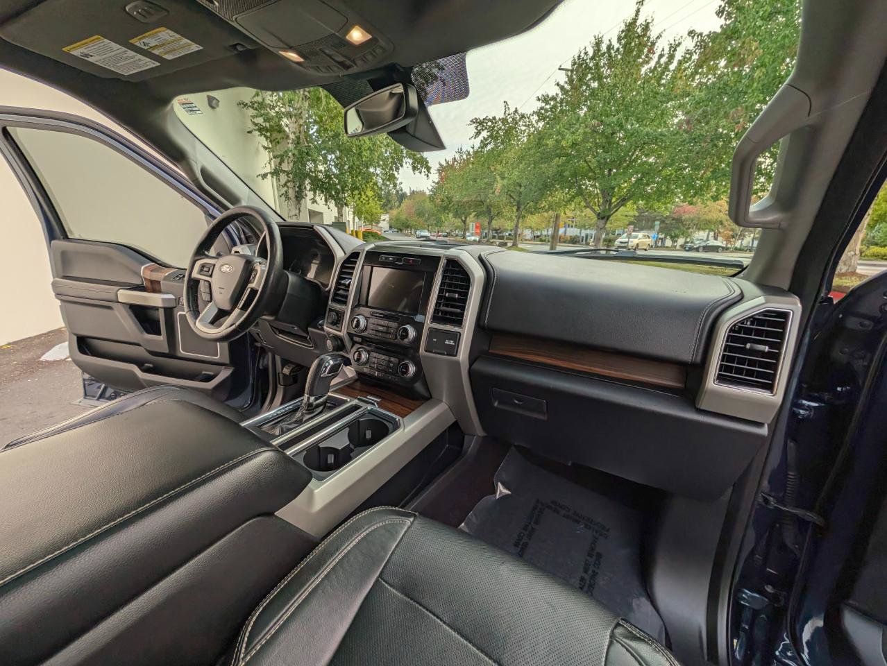 Used 2017 Ford F150 Lariat w/ Equipment Group 502A Luxury AWD/4WD image 11