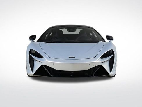 Used 2023 McLaren Artura image 8