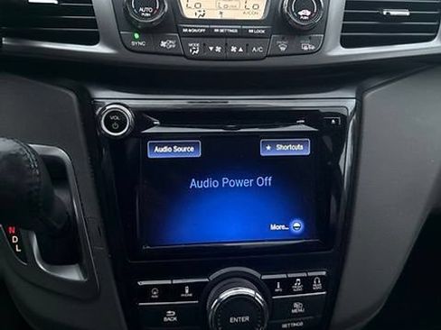Used 2016 Honda Odyssey Touring image 13