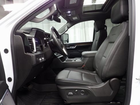 Used 2024 GMC Sierra 2500 Denali w/ Max Trailering Package image 9