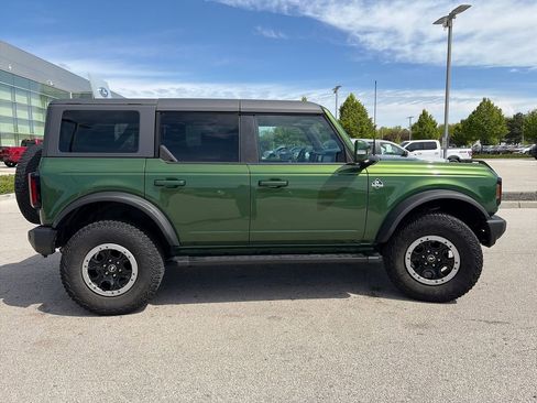 Used 2022 Ford Bronco Outer Banks w/ Sasquatch Package AWD/4WD image 8