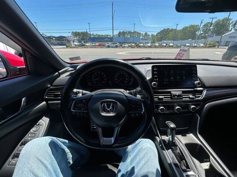 Used 2018 Honda Accord Sport image 9