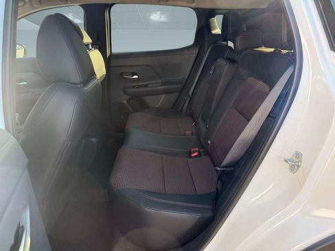Used 2026 Nissan Kicks SR FWD image 17