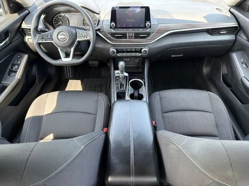 Used 2024 Nissan Altima 2.5 SV FWD image 20