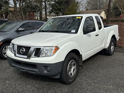 Used 2021 Nissan Frontier S image 3