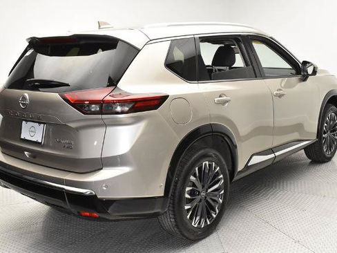 Certified 2026 Nissan Rogue Platinum w/ Platinum Premium Package AWD/4WD image 5