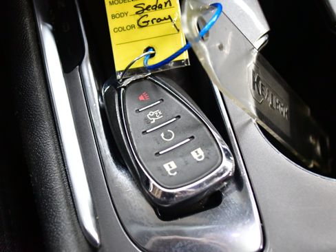 Used 2023 Chevrolet Malibu LT FWD image 33