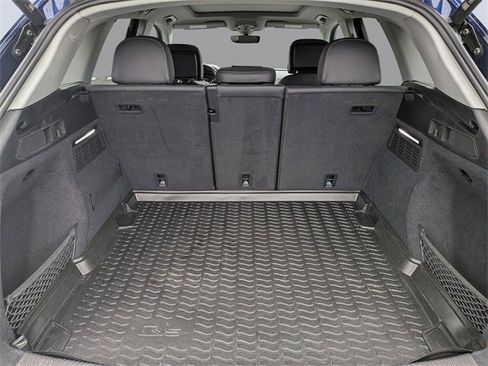 Used 2023 Audi Q5 2.0T Premium w/ Convenience Package image 12