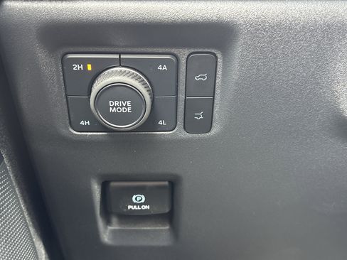Used 2025 Ford Expedition Platinum AWD/4WD image 28