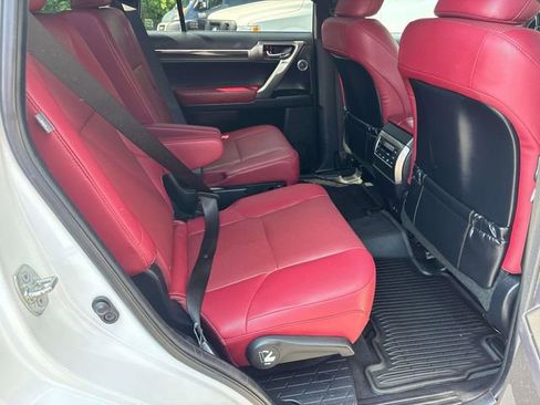 Used 2023 Lexus GX 460 Premium w/ Accessory Package image 13