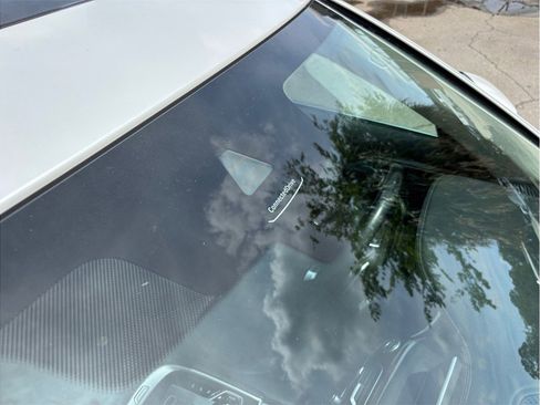 Used 2021 BMW 740i image 12