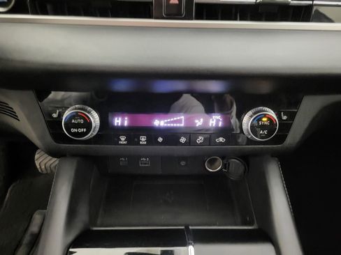 Used 2024 Mitsubishi Outlander FWD image 31