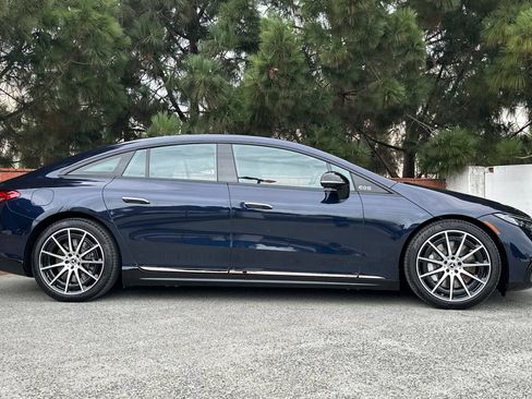 Certified 2025 Mercedes-Benz EQS 450+ 4MATIC Sedan image 4