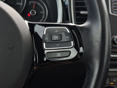 Used 2019 Volkswagen Beetle 2.0T SE FWD image 21
