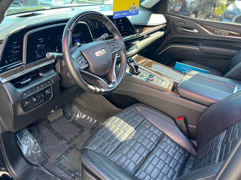 Used 2024 Cadillac Escalade ESV Premium Luxury Platinum AWD/4WD image 31