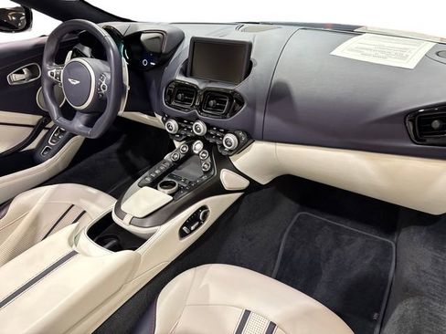 Used 2023 Aston Martin V8 Vantage Roadster RWD image 12