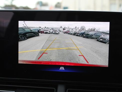 Used 2025 Chevrolet Trax LT w/ LT Convenience Package image 13