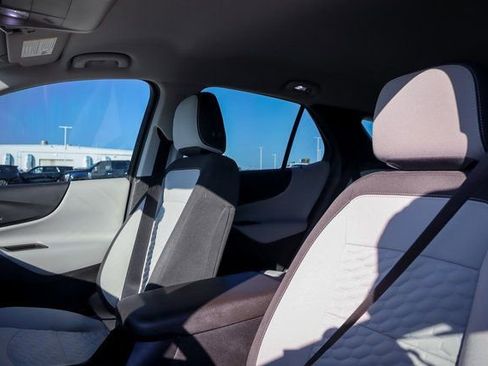 Used 2019 Chevrolet Equinox LS image 10