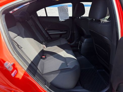 Used 2019 Dodge Charger SXT RWD image 21