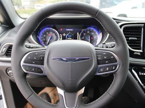 New 2026 Chrysler Pacifica Select image 13