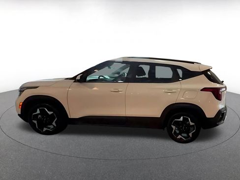 Used 2025 Kia Seltos S FWD image 9