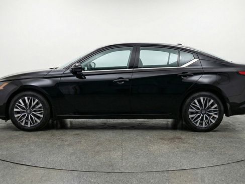 Used 2025 Nissan Altima 2.5 SV image 5