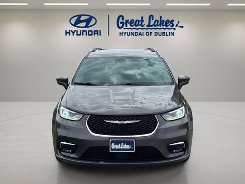 Used 2021 Chrysler Pacifica Touring-L FWD image 7