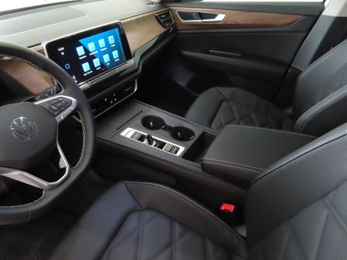 New 2026 Volkswagen Atlas SE FWD image 20