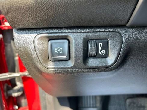 Used 2023 GMC Acadia SLE w/ Driver Convenience Package FWD image 21