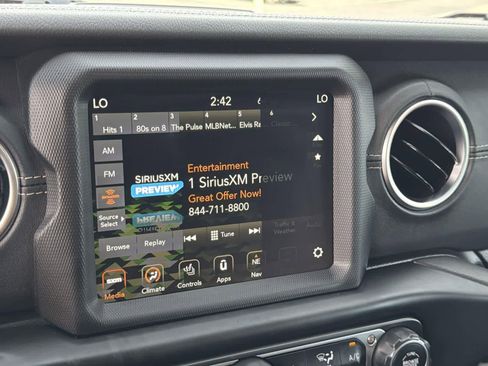 Used 2022 Jeep Wrangler Unlimited Sahara w/ Cold Weather Group image 18