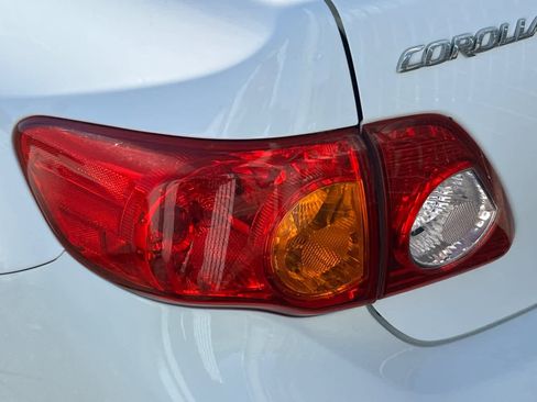 Used 2010 Toyota Corolla LE FWD image 20