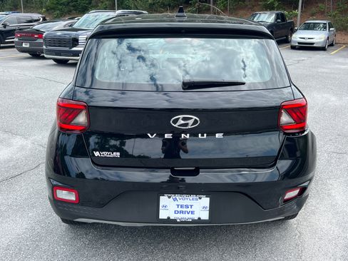 Certified 2022 Hyundai Venue SE FWD image 6