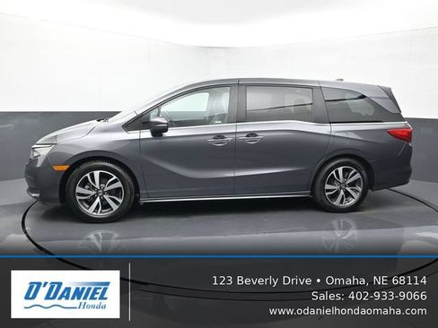 Used 2023 Honda Odyssey Touring image 2