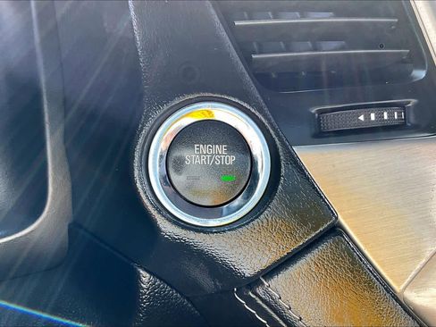 Used 2019 GMC Yukon Denali w/ Denali Ultimate Package AWD/4WD image 33