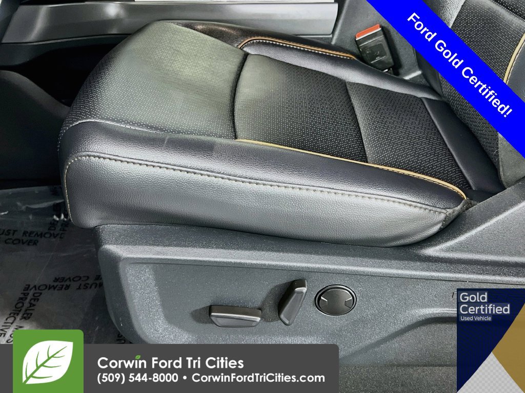 Used 2025 Ford F350 Lariat w/ Black Appearance Package AWD/4WD image 22