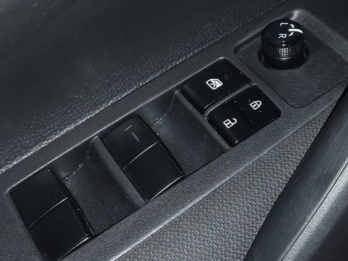 Used 2022 Toyota Corolla LE FWD image 27