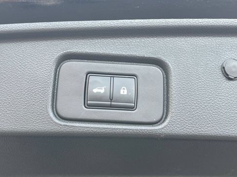 Used 2026 Nissan Pathfinder SV FWD image 22