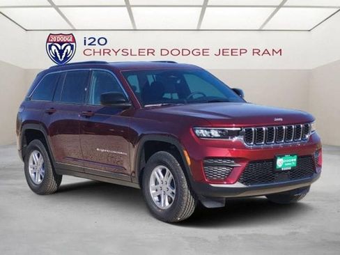New 2025 Jeep Grand Cherokee Laredo image 1