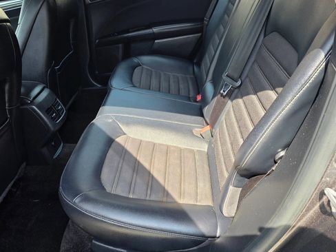 Used 2017 Ford Fusion SE w/ Equipment Group 201A image 10