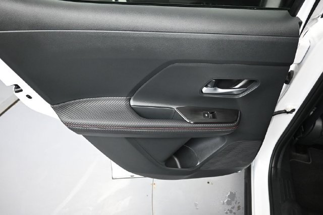 Certified 2025 Nissan Kicks SR AWD/4WD image 26