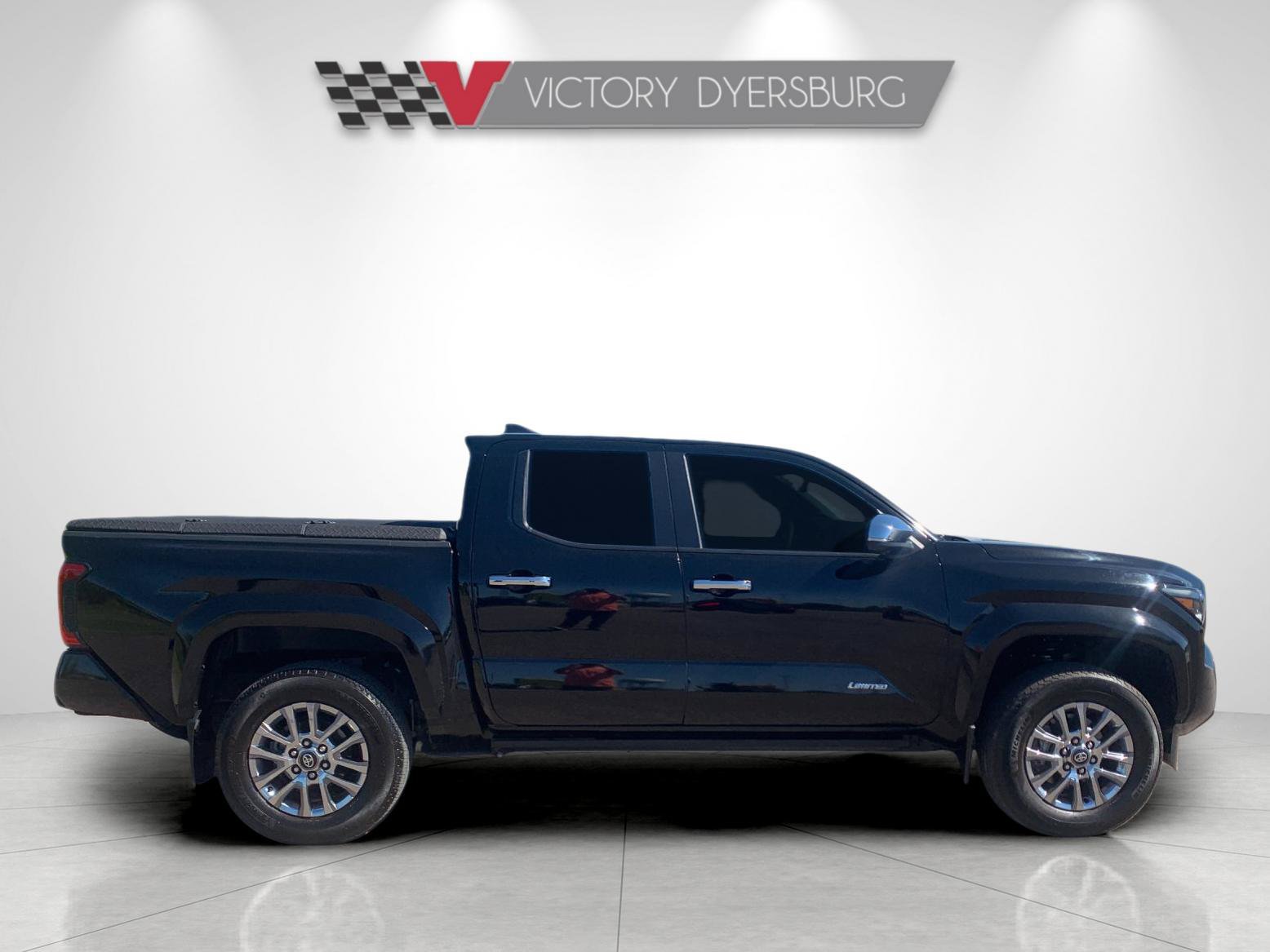 Used 2024 Toyota Tacoma Limited w/ Limited Package (LT) AWD/4WD image 3
