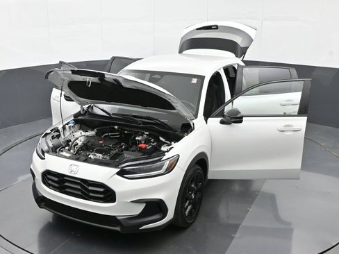 Used 2025 Honda HR-V Sport image 46