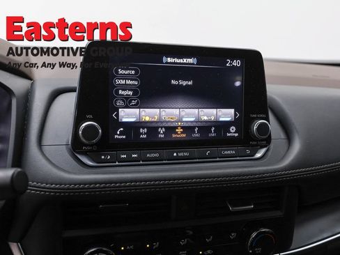 Used 2023 Nissan Rogue S AWD/4WD image 19