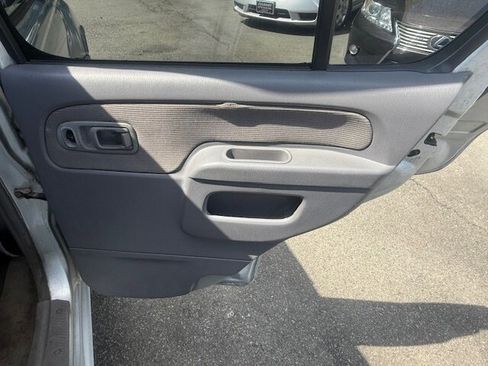 Used 2001 Nissan Xterra SE image 15