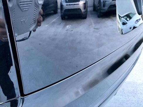 Used 2020 Land Rover Range Rover Velar R-Dynamic S image 22