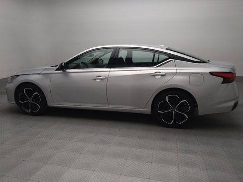 Used 2024 Nissan Altima 2.5 SR FWD image 3