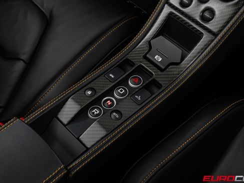Used 2016 McLaren 675LT Spider RWD image 38