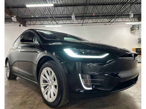 Used 2018 Tesla Model X 75D AWD/4WD image 6
