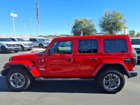 Used 2021 Jeep Wrangler Unlimited Sahara w/ Uconnect 4C Nav & Sound Group image 7