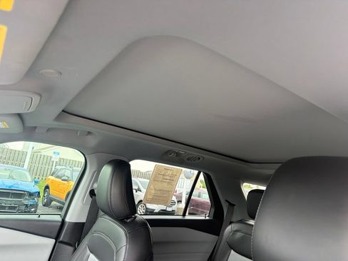 Used 2023 Ford Explorer XLT w/ Equipment Group 202A AWD/4WD image 25